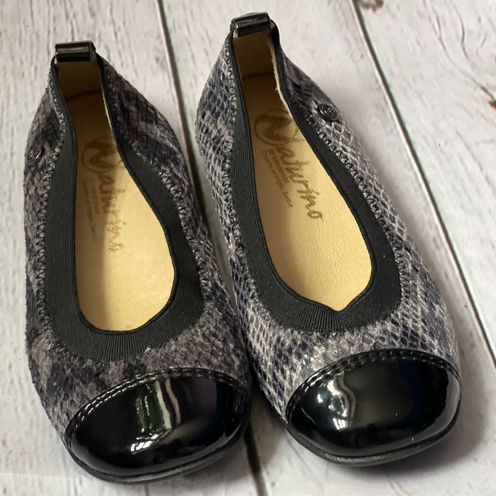 Girls shoes